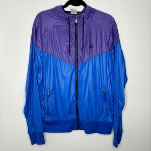 Nike Sportswear | Hooded Windbreaker